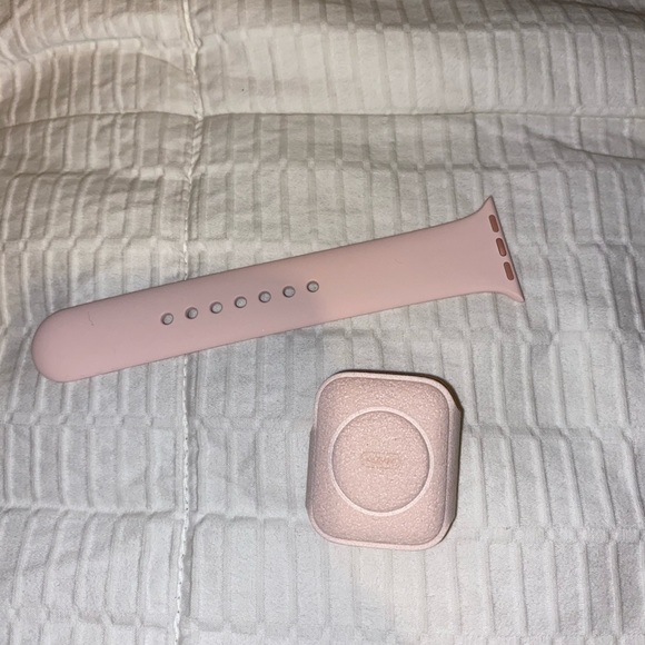 AW Accessories - 6/$15✨ - Picture 2 of 3